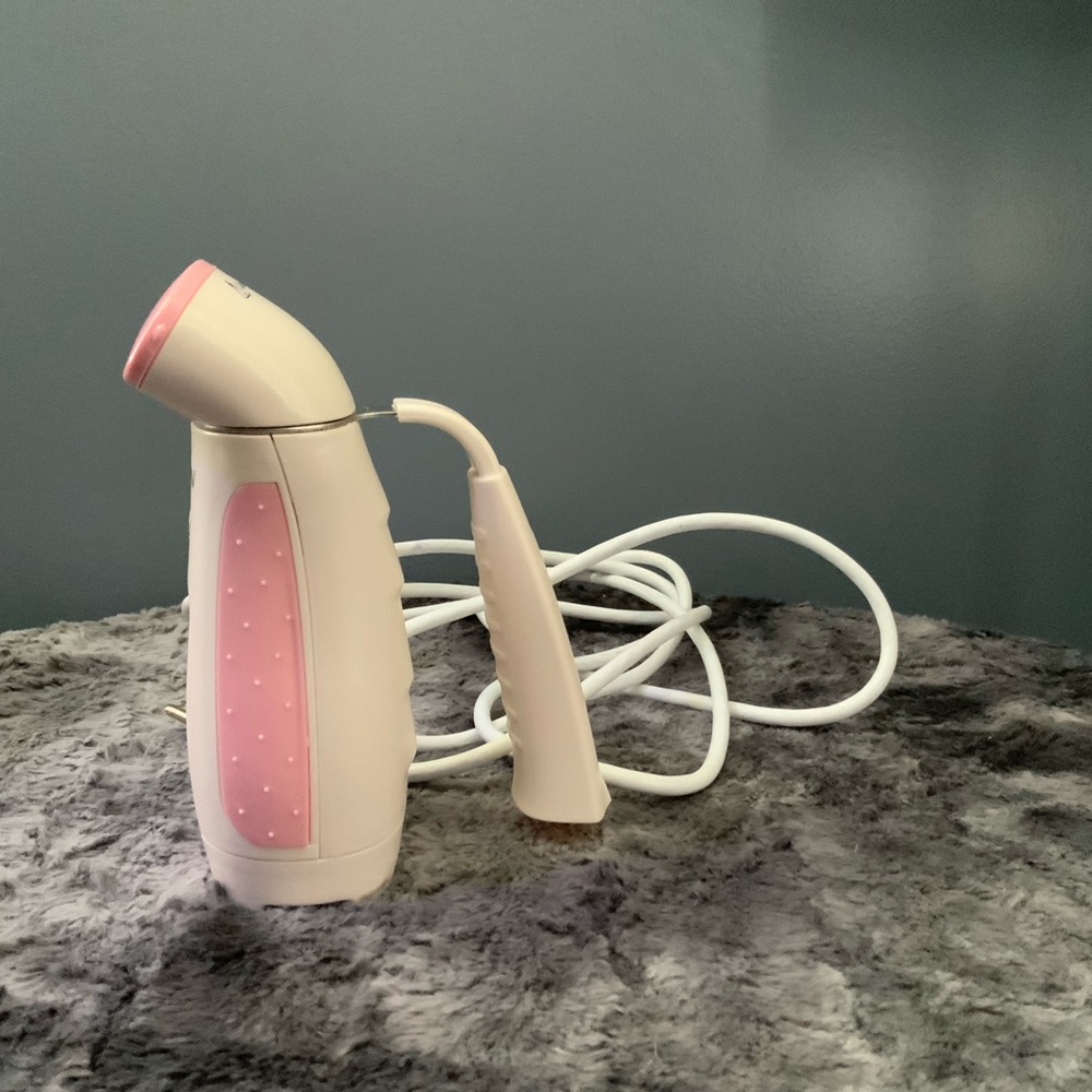 SALAV Handheld Steamer Pink ( Travel Size) - Picture 3 of 7